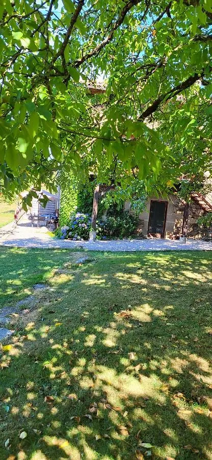 Holiday home Gites Les Tillets -Noyer Montet-et-Bouxal